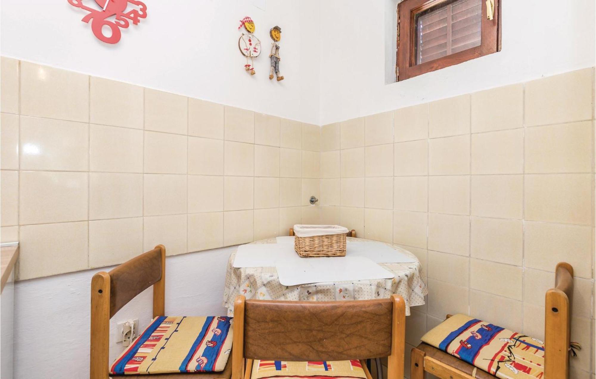 Stunning Apartment In Barbat-Rab With Wifi Barbat na Rabu Buitenkant foto